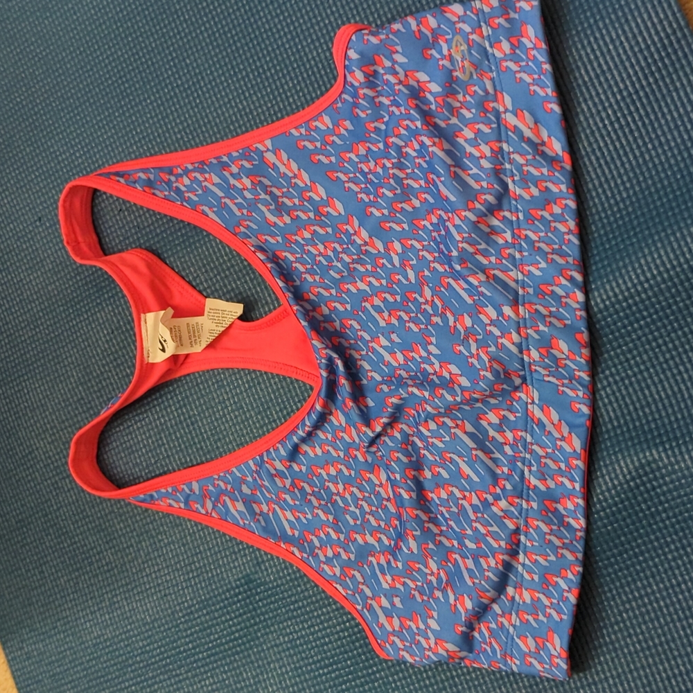 Reversible sports bra